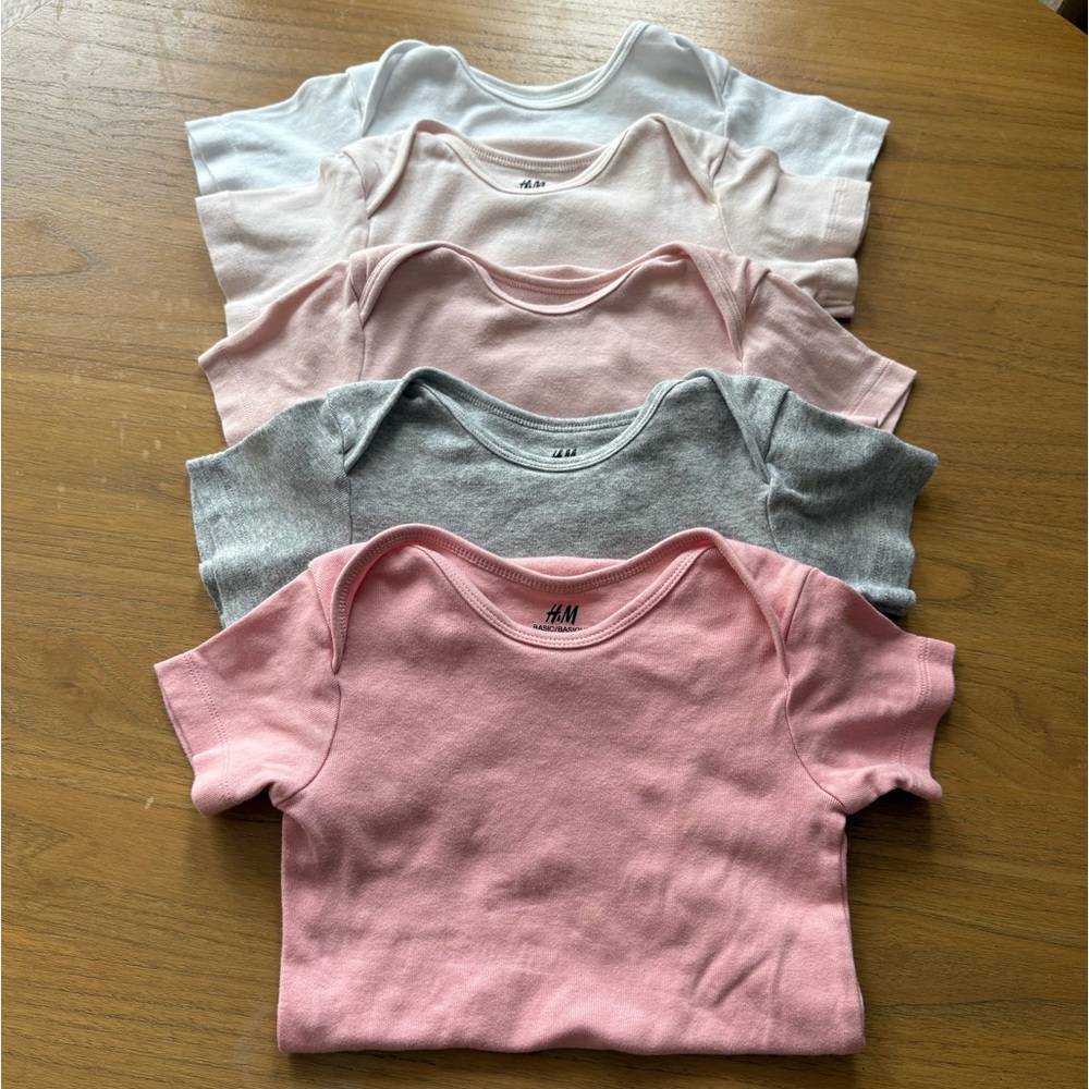 H&M 5 Pack Bodysuits - White, Gray, and 3 Shades of Pink - Picture 5 of 7